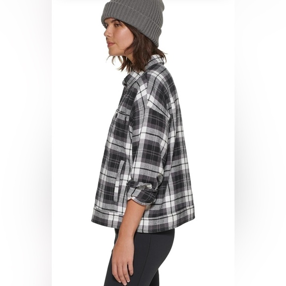 BASS OUTDOOR Women's Flannel Flex Soft Jacket - Picture 4 of 6